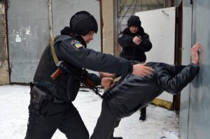 Шахраї залучали українців до криміналу під виглядом роботи за кордоном