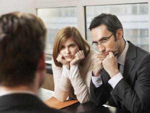 Пам’ятка для заробітчан: як розпізнати рекрутера-шахрая