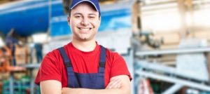 Майже 40% компаній в Польщі планують брати на роботу українців