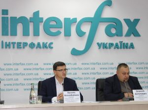 Прес-реліз: Міграційні настрої українців: кожен другий шукає роботу за кордоном