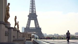 Французький та чеський досвід роботи з громадянами за кордоном