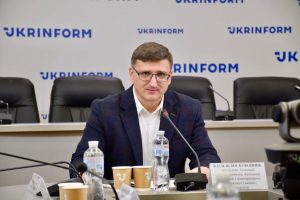 Виїдуть чи повернуться: що чекає на Україну після відкриття кордонів