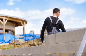 В Україні брак робочої сили: трудова міграція іноземців неминуча?