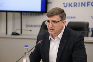 Офіс міграційної політики працюватиме над поверненням українців із-за кордону