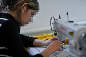 Виїзд молодих українців за кордон: паніки немає, але дискусія потрібна