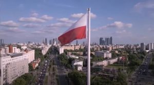 Польща змінює правила допомоги українцям: соціальні виплати — лише для працевлаштованих