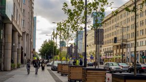 Зарплати зростатимуть, але ціна питання — дефіцит людей і тиск на бізнес