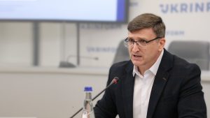 Страхи і факти: що насправді відбувається з трудовою міграцією в Україні