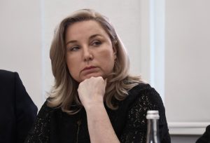 Стабільність, робота і довіра: що визначає, чи залишаться люди в Україні